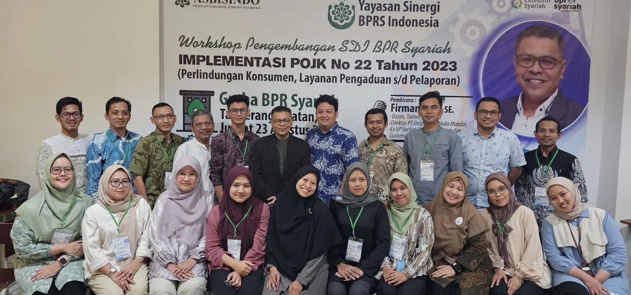 Foto : Narasumber Pelatihan bersama para peserta pelatihan.&nbsp;